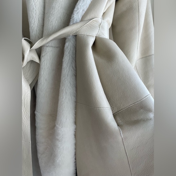 MM reversible shearling coat. - Picture 11 of 15